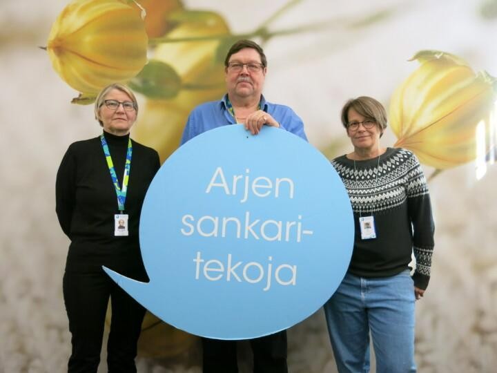 Asiantuntija Tarja Järvinen, asiakasvastaava Esko Mäyrä ja ICT-asiantuntija Marjo Ylijoki
